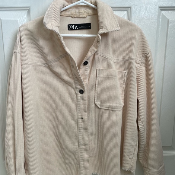 Cream corduroy Zara button down shacket - Picture 3 of 3